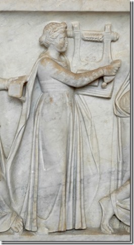 Erato, Muse de la Poésie lyrique, sarcophage du Louvre