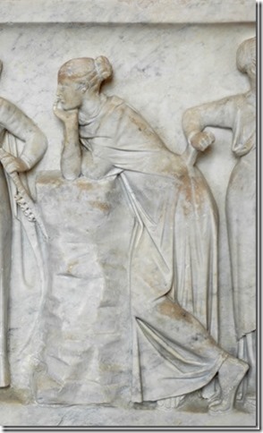 Polymnie, Muse de la Rhétorique, sarcophage du Louvre