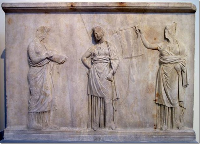 Bas-relief de Mantinée, trois muses