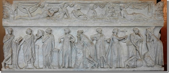 Le sarcophage des Muses du Louvre, représentant les neuf Muses avec leurs attributs